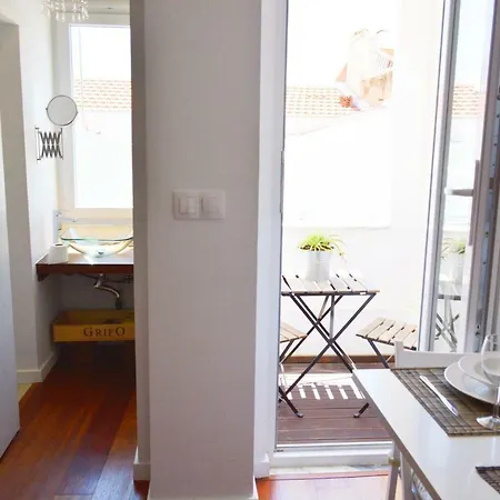 Apartment 16 2 - Balcony Lisbon